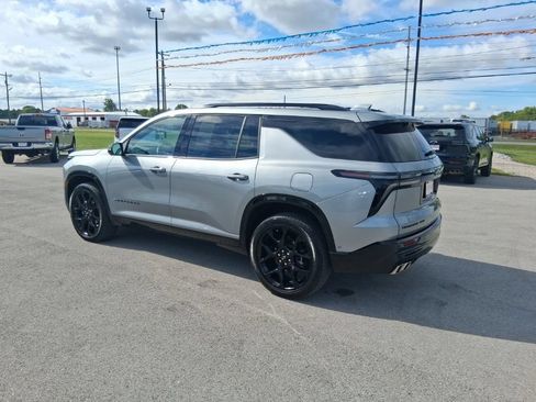 Used 2024 Chevrolet Traverse RS w/ LPO, Floor Liner Package AWD/4WD image 10