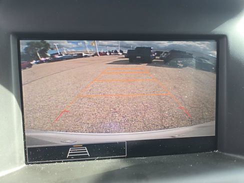 Used 2024 GMC Terrain SLE FWD image 29