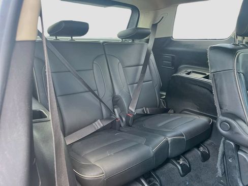 Used 2019 GMC Acadia Denali w/ Technology Package FWD image 29