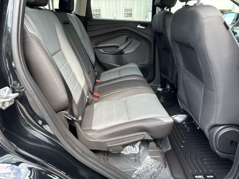 Used 2016 Ford Escape SE w/ SE Cold Weather Package AWD/4WD image 14