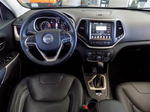 Certified 2018 Jeep Cherokee Limited w/ Technology Group image 11