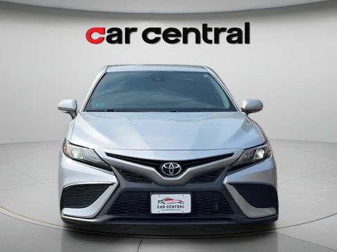 Used 2023 Toyota Camry SE FWD image 8