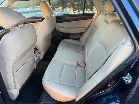 Used 2018 Subaru Outback 2.5i Limited AWD/4WD image 8