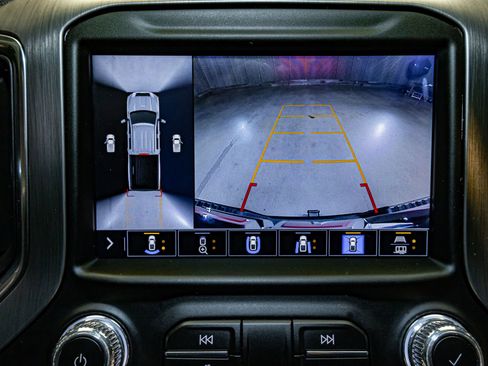 Used 2022 GMC Sierra 2500 Denali w/ Denali Black Diamond Edition image 18