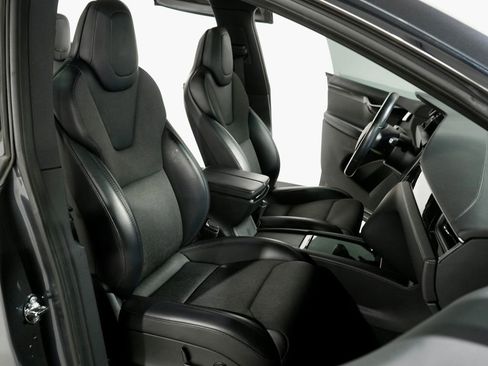 Used 2018 Tesla Model X 75D image 24