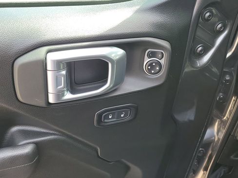 Used 2024 Jeep Gladiator Sport AWD/4WD image 23