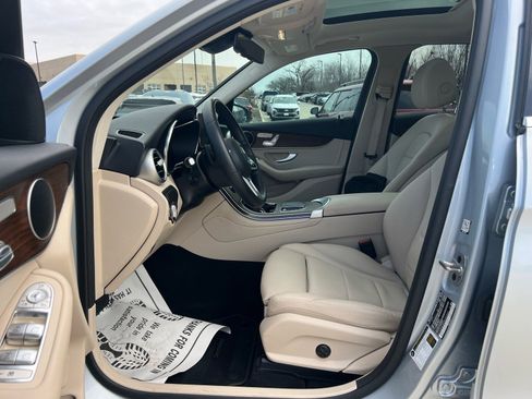 Used 2022 Mercedes-Benz GLC 300 image 24