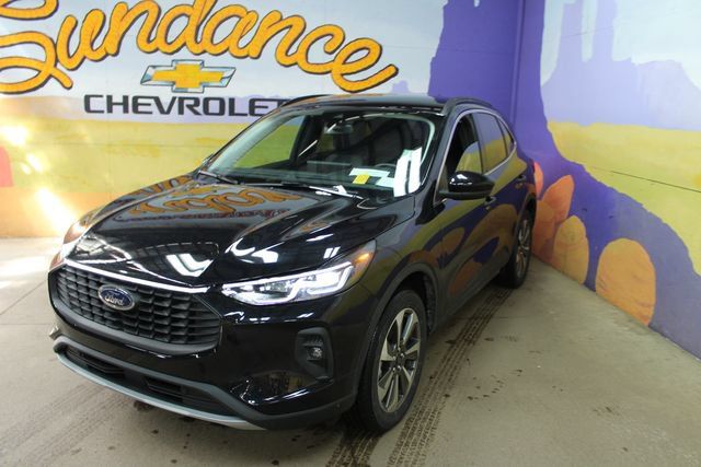 Used 2025 Ford Escape Platinum AWD/4WD image 7