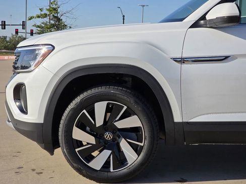 New 2026 Volkswagen Atlas Cross Sport SE FWD image 6