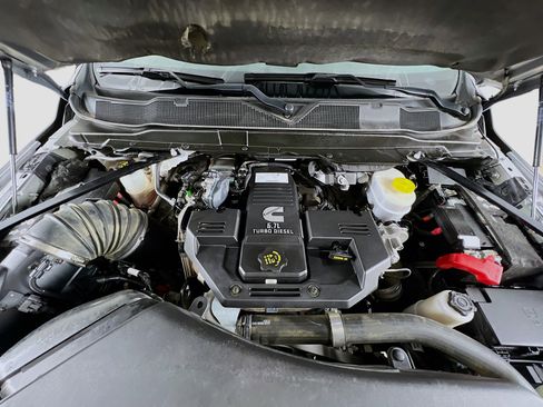 Used 2024 RAM 3500 Tradesman w/ Chrome Appearance Group image 29