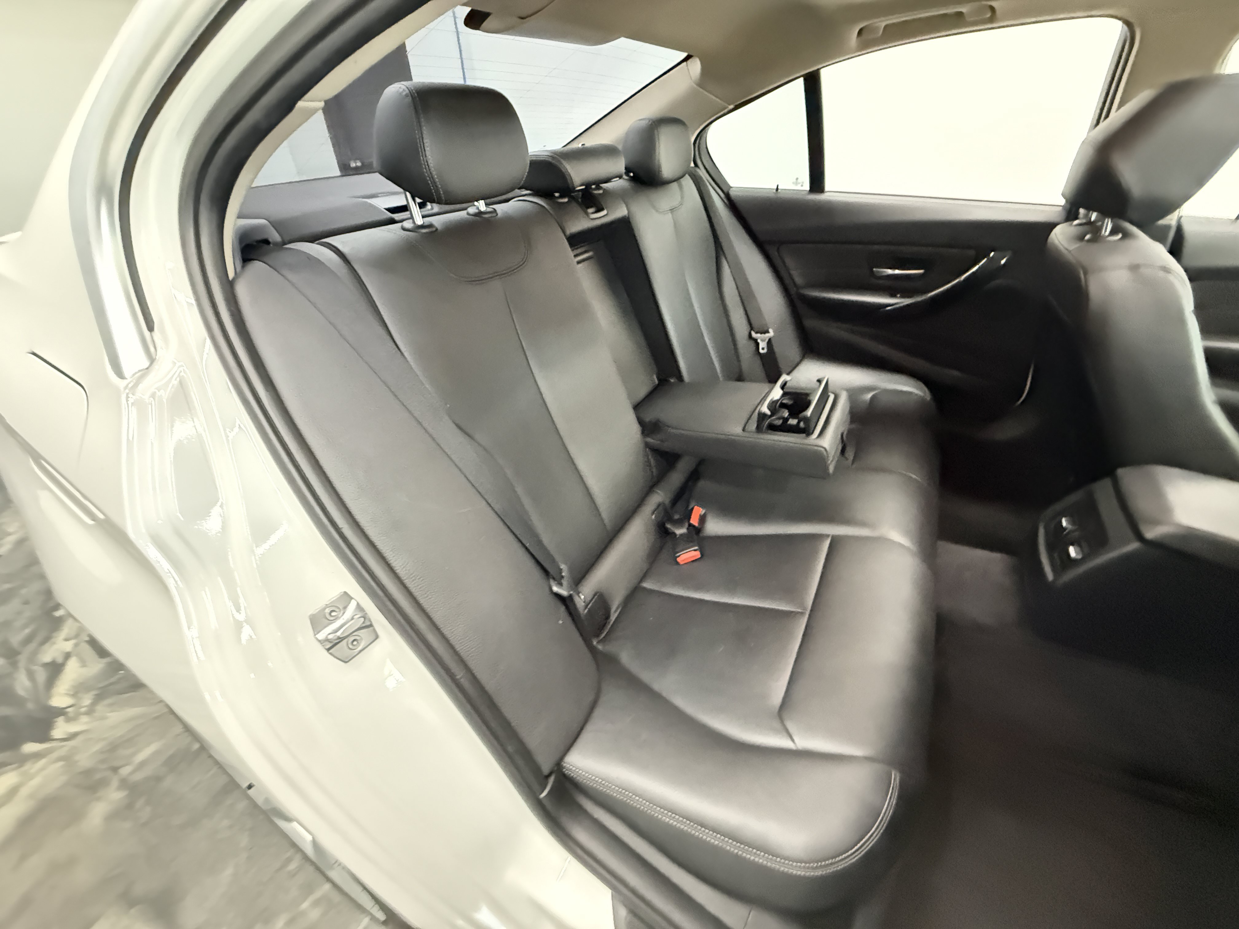 Used 2014 BMW 320i xDrive Sedan AWD/4WD image 24