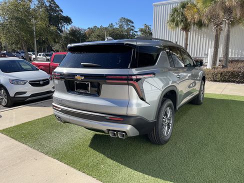 New 2026 Chevrolet Traverse LT image 7