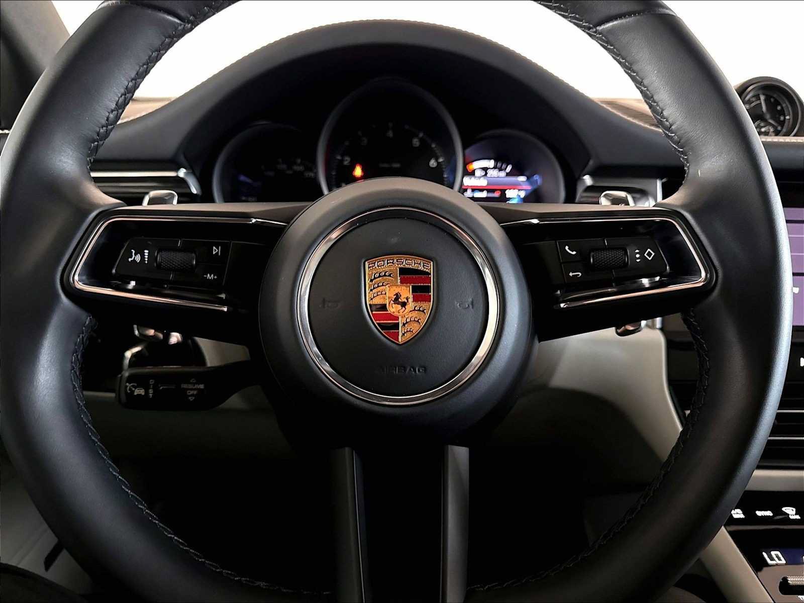 Used 2026 Porsche Macan AWD/4WD image 19