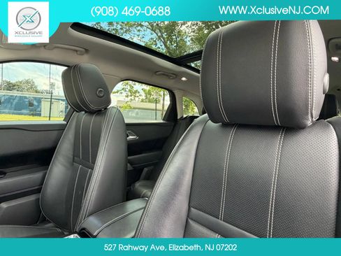 Used 2018 Land Rover Range Rover Velar R-Dynamic SE AWD/4WD image 10