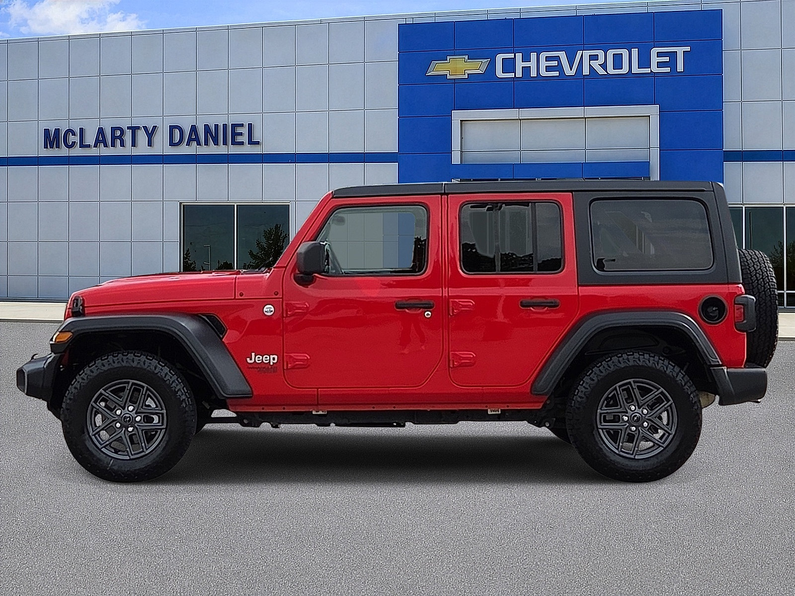 Used 2021 Jeep Wrangler Unlimited Sport AWD/4WD image 3
