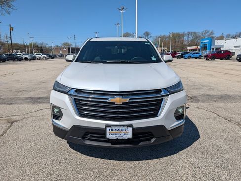 Certified 2023 Chevrolet Traverse LT image 2