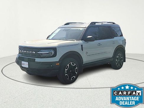 Used 2022 Ford Bronco Sport Outer Banks w/ Tech Package AWD/4WD image 2