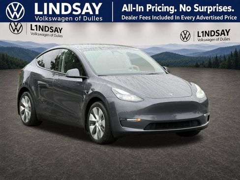 Used 2023 Tesla Model Y Long Range AWD/4WD image 1