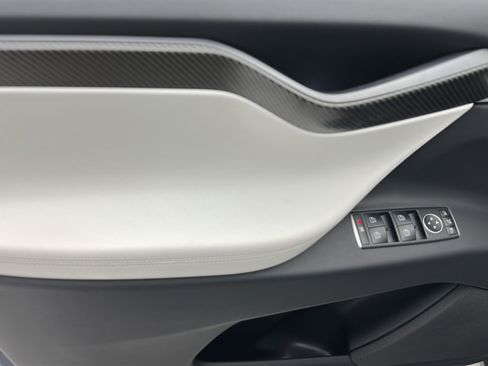 Used 2018 Tesla Model X 75D AWD/4WD image 13