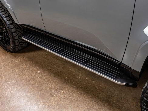 Used 2025 Lexus GX 550 image 13