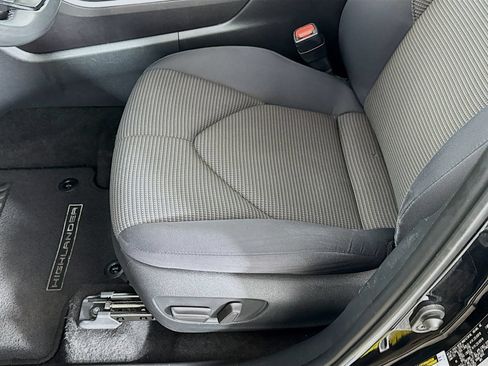 Certified 2024 Toyota Highlander LE AWD/4WD image 18