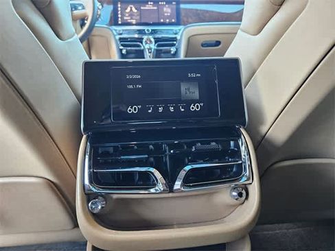 Used 2022 Bentley Flying Spur Plug-In Hybrid image 16