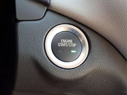 Used 2024 Chevrolet Equinox LS w/ LS Convenience Package FWD image 23