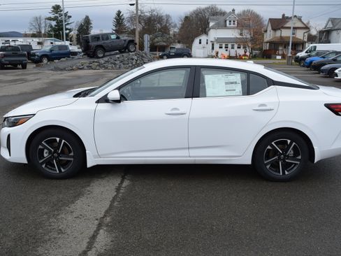 New 2025 Nissan Sentra SV image 1