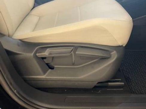 Used 2020 Volkswagen Tiguan SEL FWD image 11