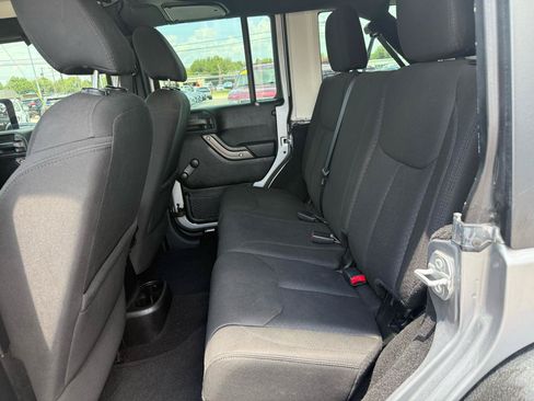 Used 2017 Jeep Wrangler Unlimited Sport w/ Connectivity Group AWD/4WD image 13