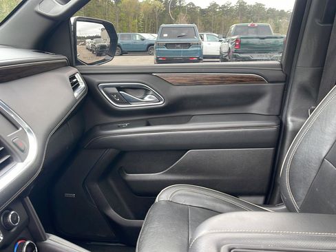 Used 2021 Chevrolet Tahoe Premier w/ Premium Package image 21