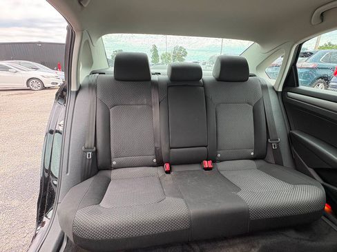 Used 2012 Volkswagen Passat 2.5 S FWD image 24