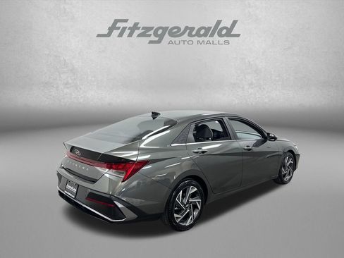 Used 2024 Hyundai Elantra SEL w/ Convenience Package FWD image 7