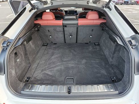 Certified 2024 BMW X6 xDrive40i w/ Premium Package image 28