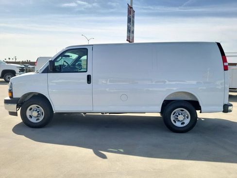 New 2026 Chevrolet Express 2500 w/ Driver Convenience Package RWD image 21