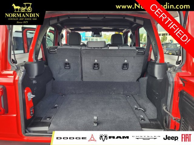 Certified 2025 Jeep Wrangler Unlimited Sahara AWD/4WD image 19