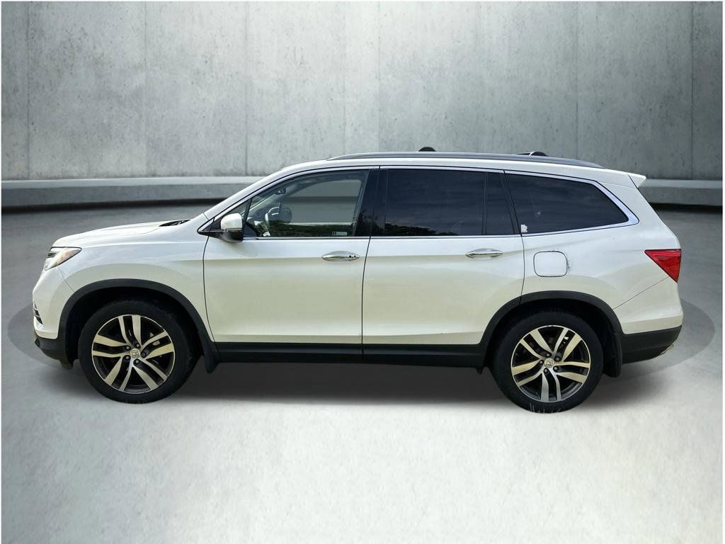 Used 2017 Honda Pilot Elite image 2