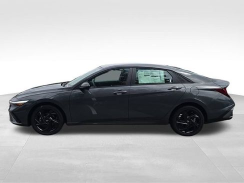 New 2026 Hyundai Elantra Sport FWD image 4