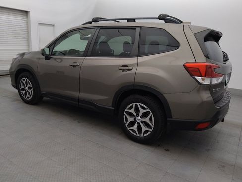 Used 2020 Subaru Forester Premium AWD/4WD image 3