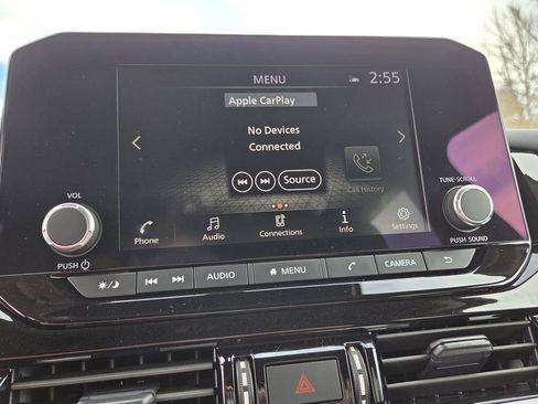 Used 2025 Nissan Pathfinder SV w/ SV Premium Package image 6