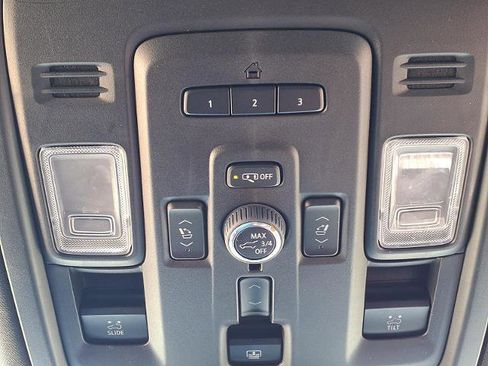 Used 2024 GMC Yukon Denali Ultimate AWD/4WD image 18