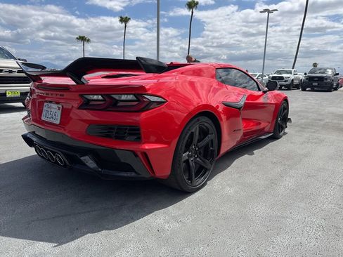 Used 2023 Chevrolet Corvette Z06 w/ Z07 Performance Package RWD image 4