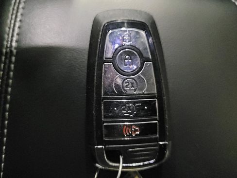 Used 2022 Lincoln Corsair AWD w/ Premium Package image 32