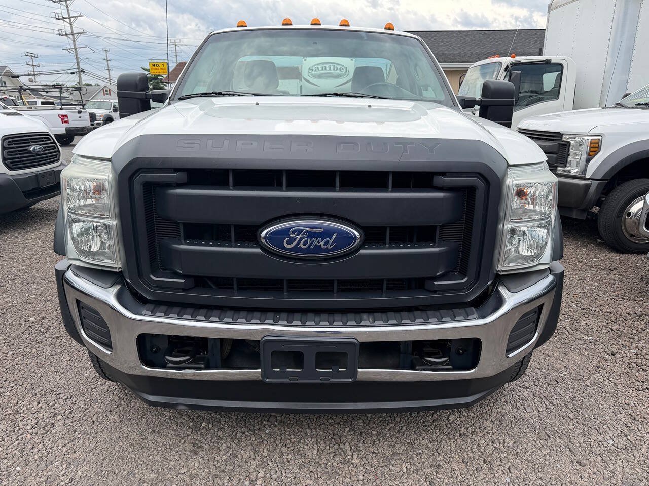Used 2015 Ford F550 2WD Regular Cab Super Duty image 3