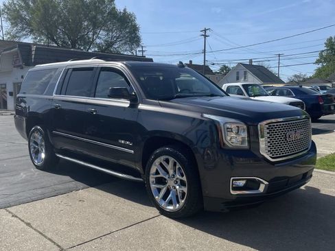 Used 2017 GMC Yukon XL Denali w/ Open Road Package AWD/4WD image 2