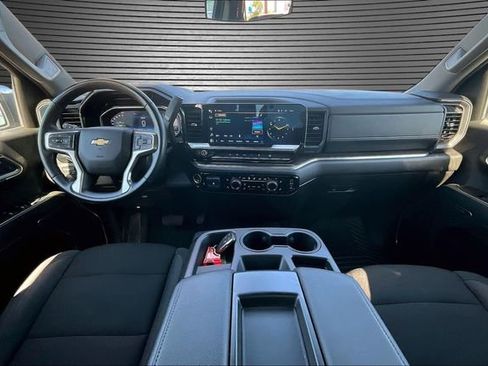 Used 2025 Chevrolet Silverado 1500 LT AWD/4WD image 8
