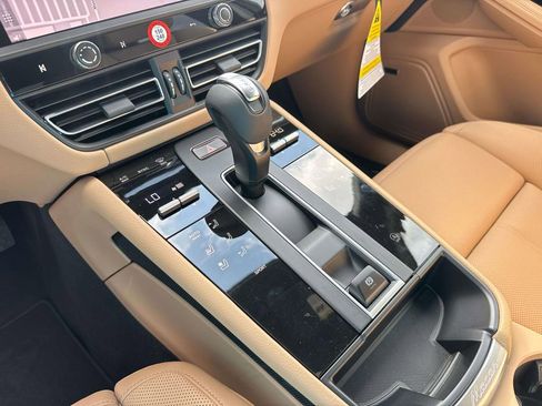 New 2026 Porsche Macan AWD/4WD image 27