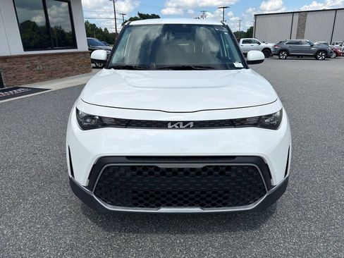 Used 2025 Kia Soul LX w/ LX Technology Package FWD image 11