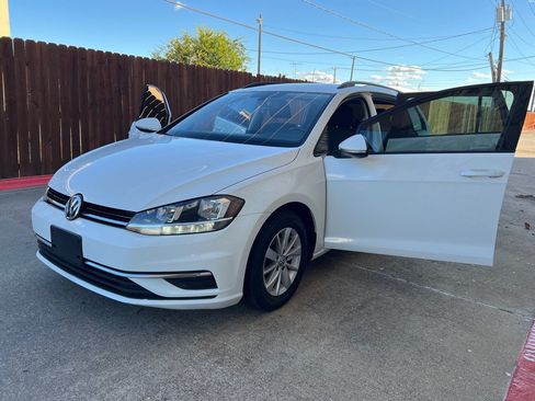Used 2019 Volkswagen Golf S FWD image 7