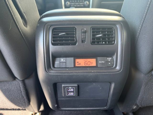 Used 2018 Nissan Pathfinder S AWD/4WD image 23